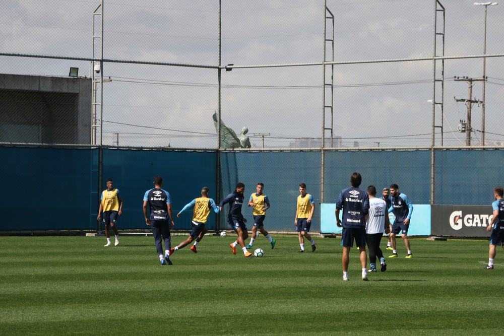 Luan volta a treinar e deve jogar contra o Santos; veja o time provável do Grêmio