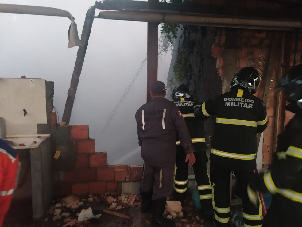 Prédio pega fogo em Camaçari e outros quatro precisam ser evacuados — Foto: Reprodução/Defesa Civil de Camaçari