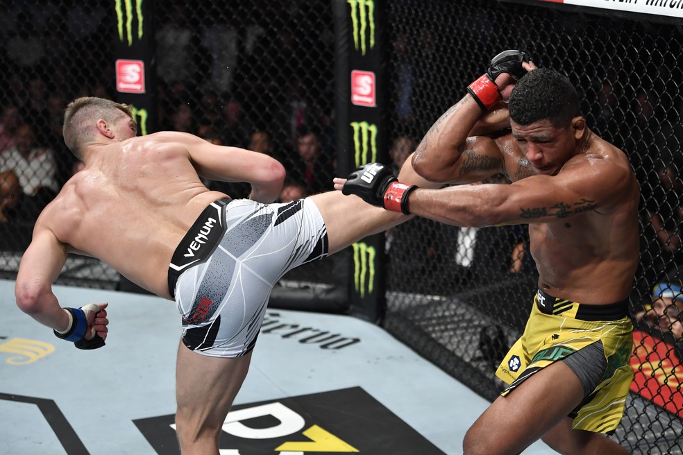 Stephen Thompson Gilbert Durinho UFC 264 — Foto: Getty Images