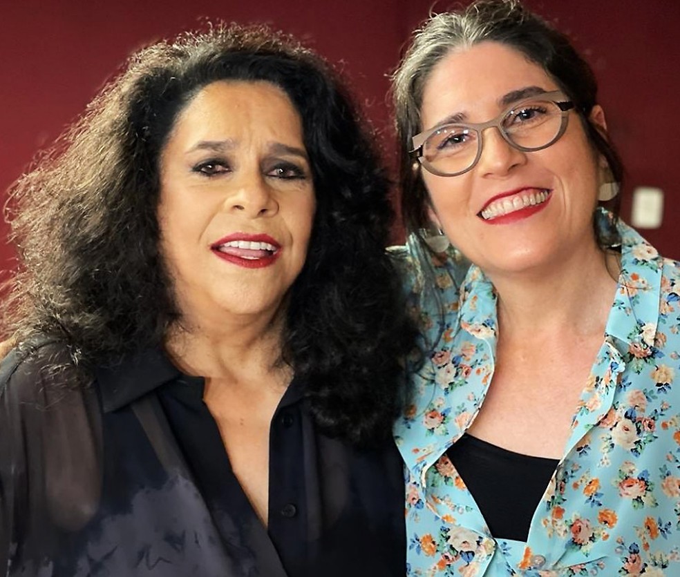 Gal Costa e Mônica Salmaso em estúdio na gravação do musical '2022' — Foto: Giovana Chanley / Instagram Mônica Salmaso