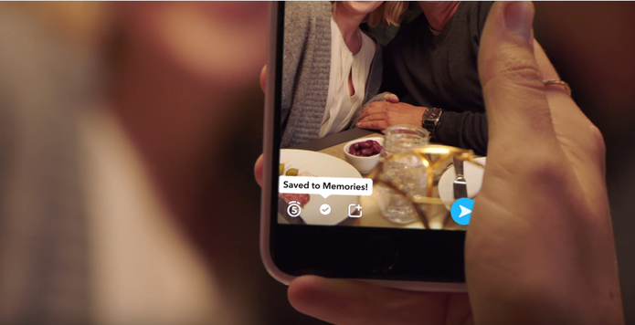 Snapchat ganha novo botão para salvar snaps no Memories; uma galeria pessoal (Foto: Reprodução/Snapchat))