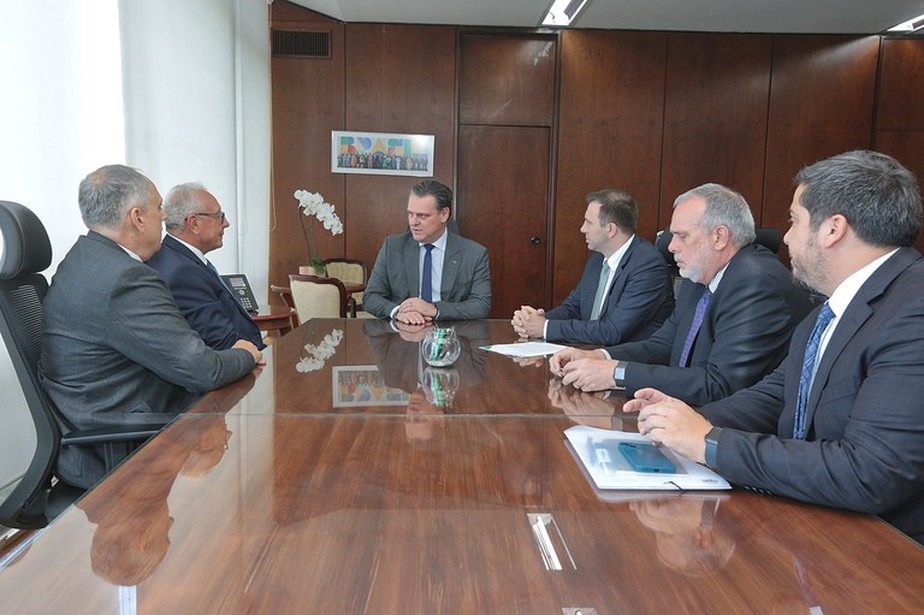 Representantes da Associação estiveram reunidos com o ministro da Agricultura, Carlos Fávaro