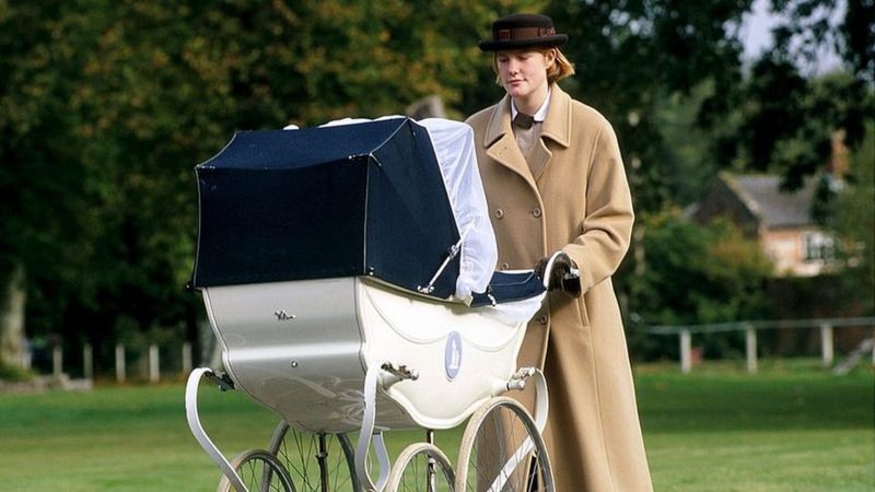 A Norland educa as babás que cuidam dos filhos das famílias mais ricas da Inglaterra, incluindo a família real (Foto: Getty Images via BBC News)