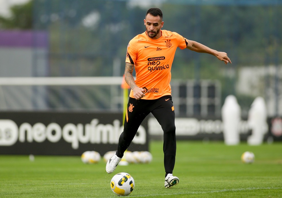 Renato Augusto cai de rendimento no Campeonato Brasileiro