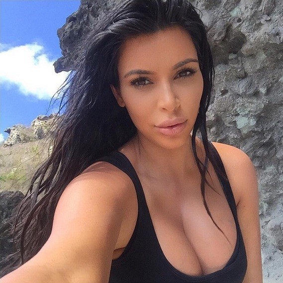 Kim Kardashian em outro clique (Foto: Reprodução/Instagram)