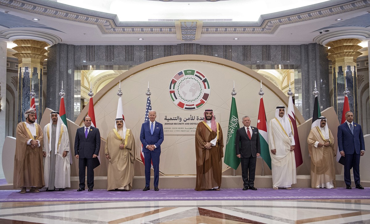 EUA 'não se afastará' do Oriente Médio, garante Biden na Arábia Saudita