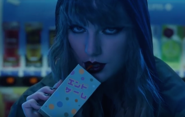 A cantora Taylor Swift em cena do clipe da canção End Game (Foto: Reprodução)