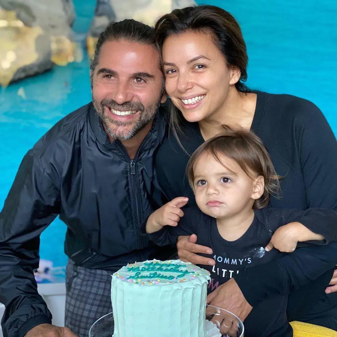 José Pepe Bastón, Eva Longoria e o filho deles, Santiago (Foto: Reprodução / Instagram)