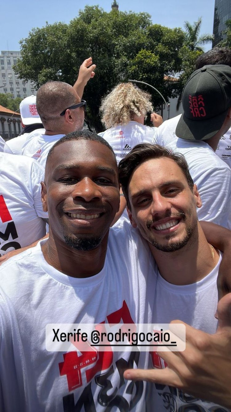 Rodrigo Caio e o ex-zagueiro Juan &mdash; Foto: Reprodu&ccedil;&atilde;o/ Instagram 