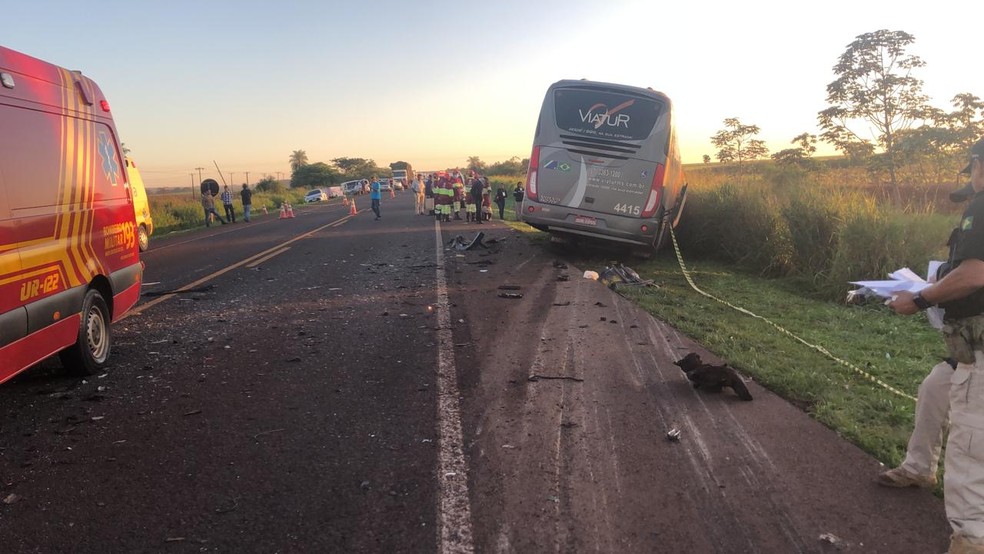 O acidente aconteceu no Km 351, por volta das 3 horas da madrugada.  — Foto: Alvorada Informa