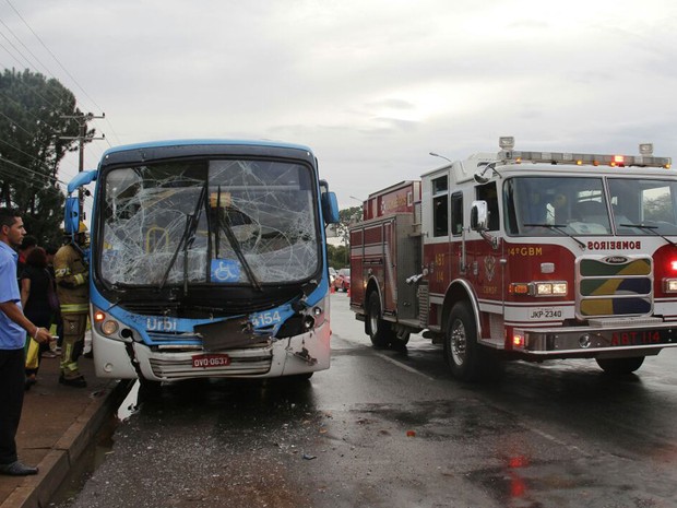 G1 - Colisão entre quatro veículos deixa quatro feridos em Brazlândia, no  DF - notícias em Distrito Federal