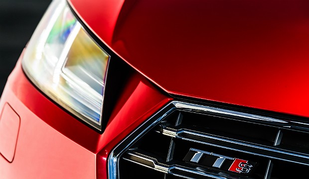Detalhe do farol do Audi TTS (Foto: Divulgação)