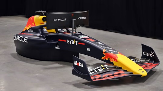Red Bull lança simulador de R$ 640 mil do carro em que Verstappen foi campeão da F1 2022