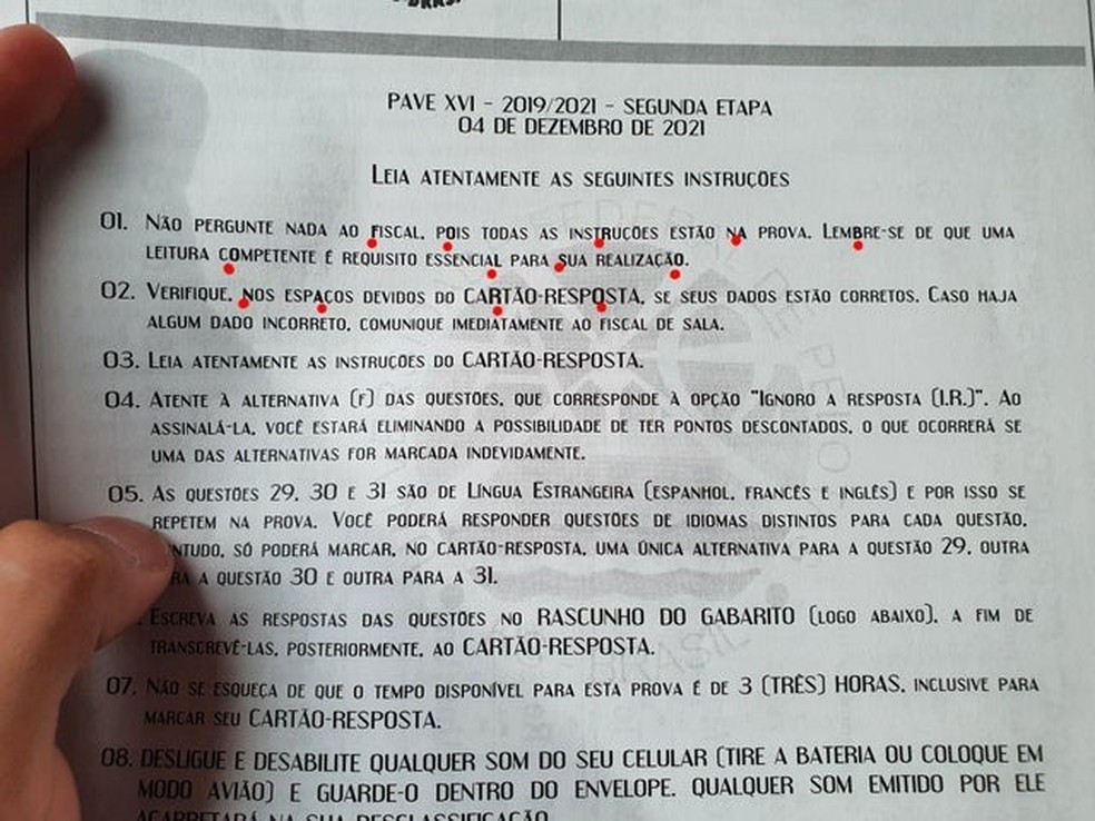 Frase "fora Bolsonaro" pode ser lida nos caracteres em negrito em prova da UFPel — Foto: Reprodução/Redes sociais