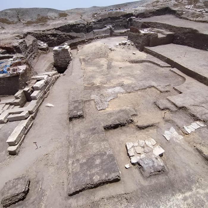 Pesquisadores investigaram local conhecido como Colina dos Faraós (Foto: Ministério do Turismo e Antiguidades do Egito )
