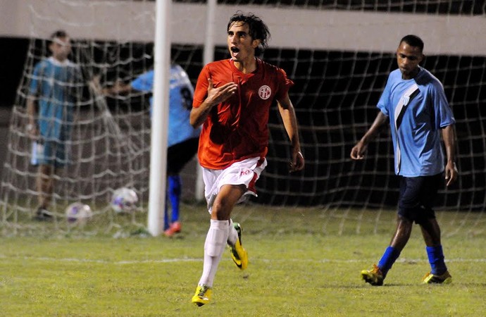 Accioli comemora gol do América-RJ sobre o Ceres na Série B (Foto: Thiago Lima)