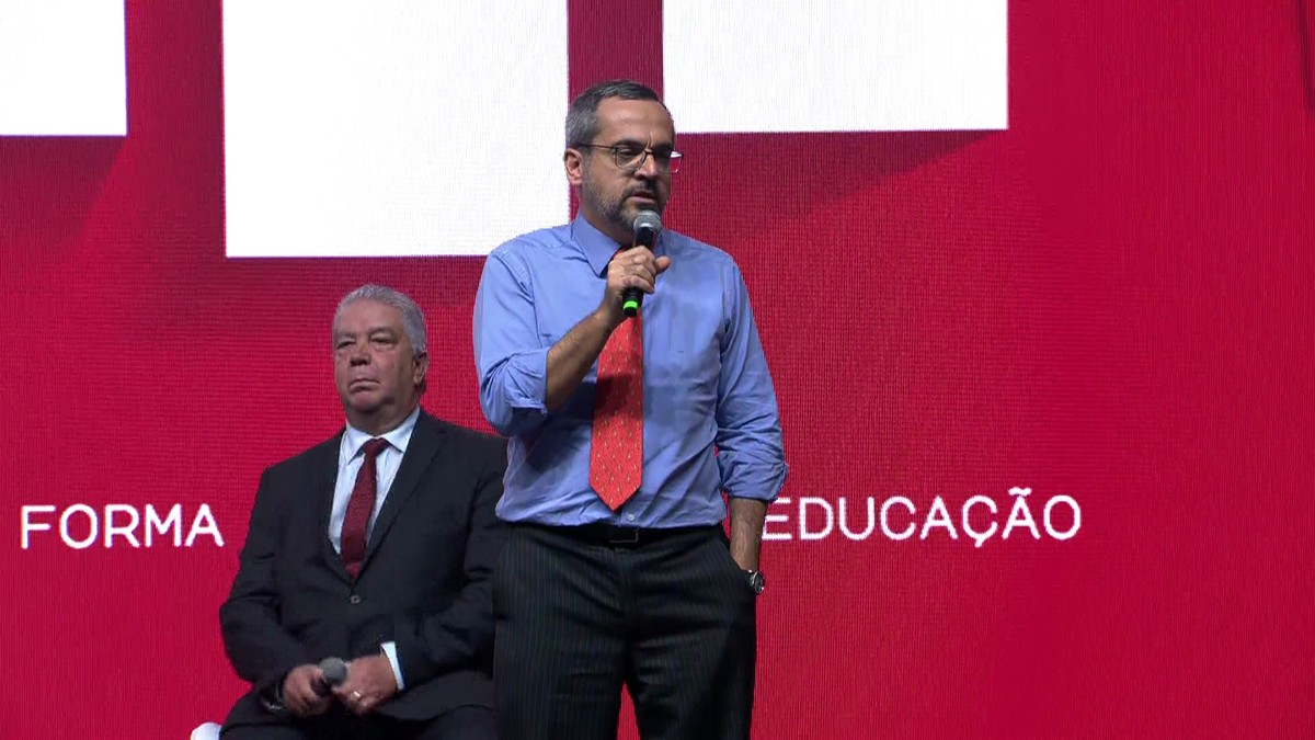 Ministro da Educação diz que governo está descontingenciando verba para universidades federais: 'Não houve nenhum bandejão sem alimento'
