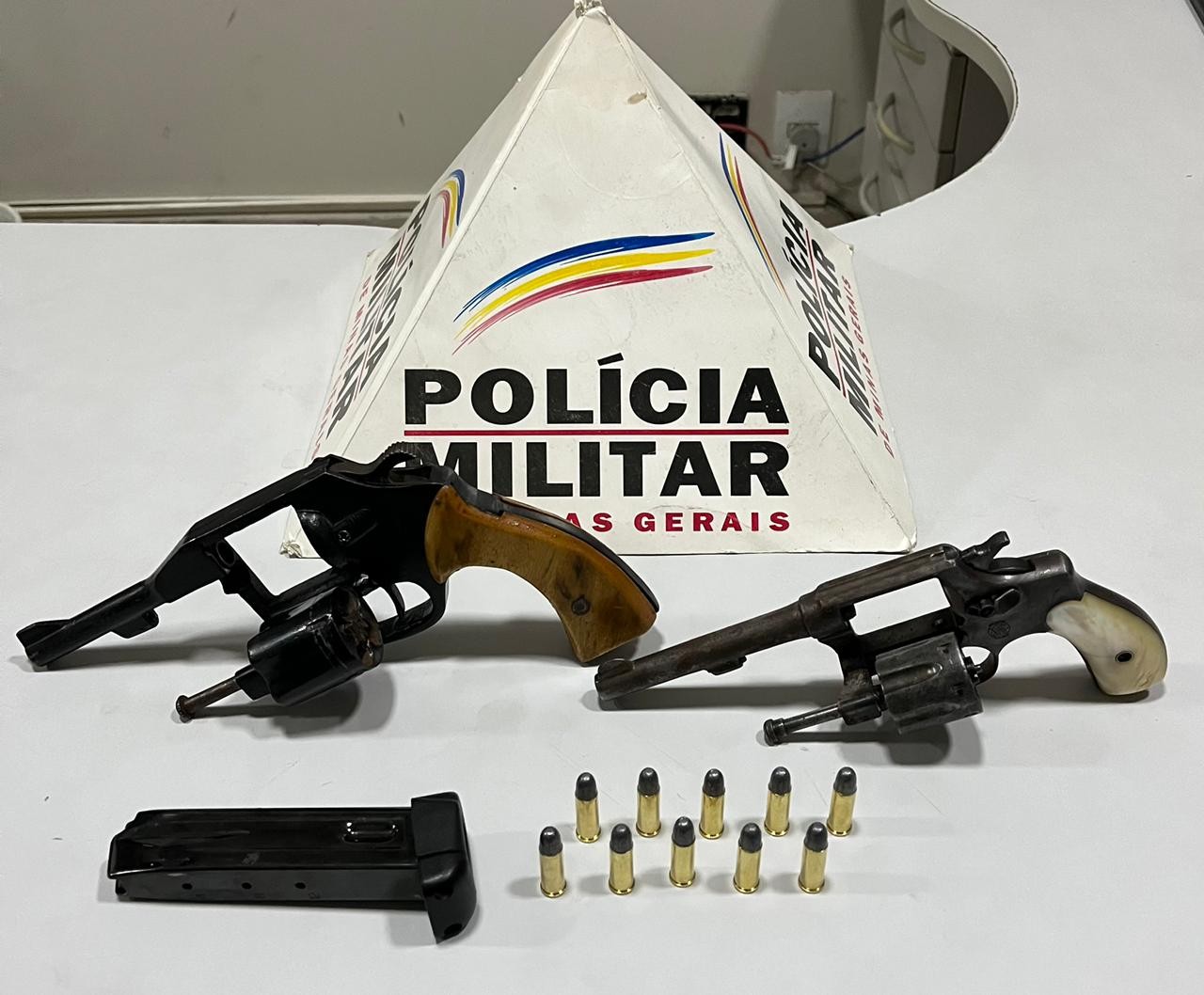 Suspeito de envolvimento em homicídio é preso com armas em Ipatinga