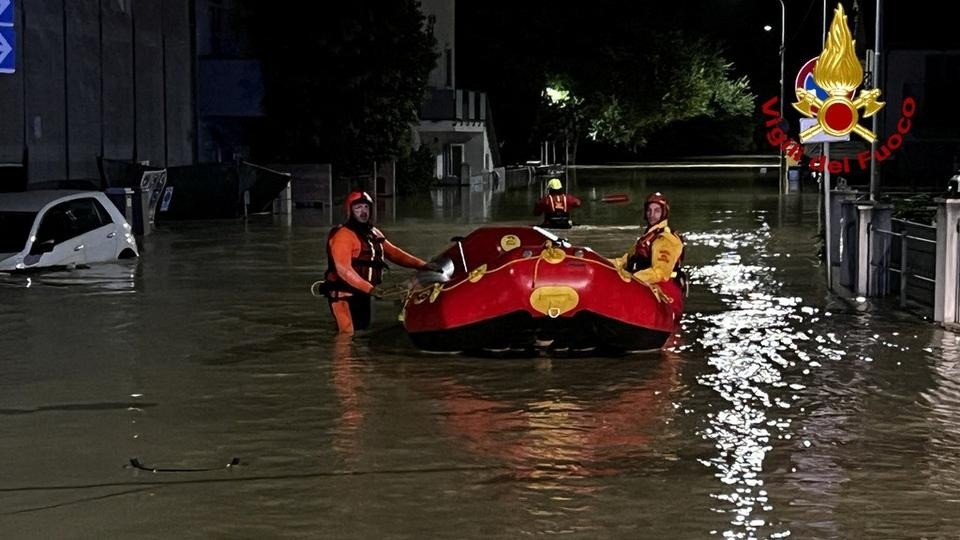 Chuvas em Marcas, na Itália, deixaram pelo menos 10 mortos (Foto: Reprodução/Twitter)