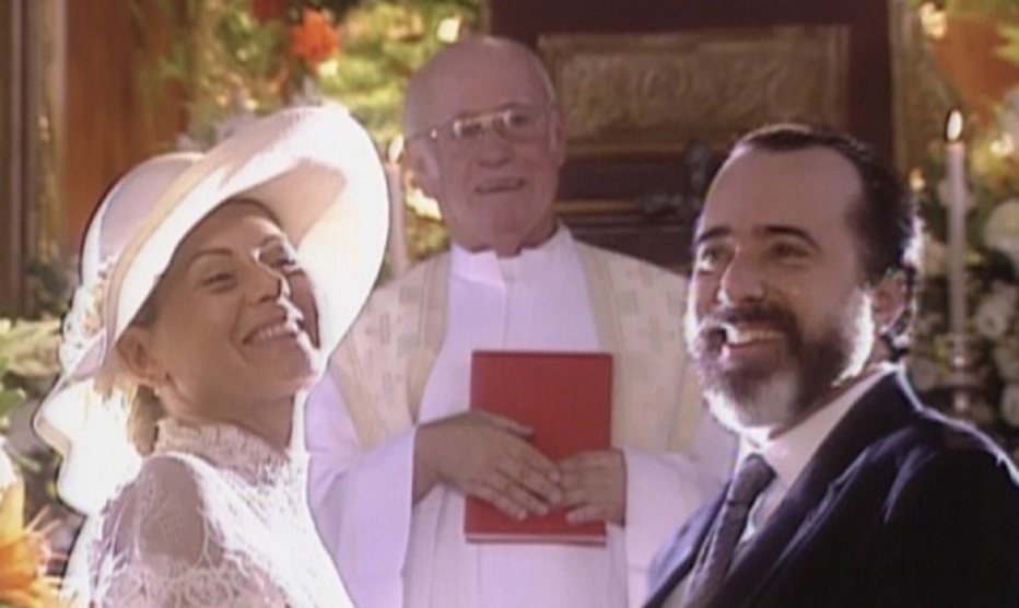 Helena (Vera Fischer) e Miguel (Tony Ramos) se casam na reta final de Laços de Família (Foto: TV Globo)
