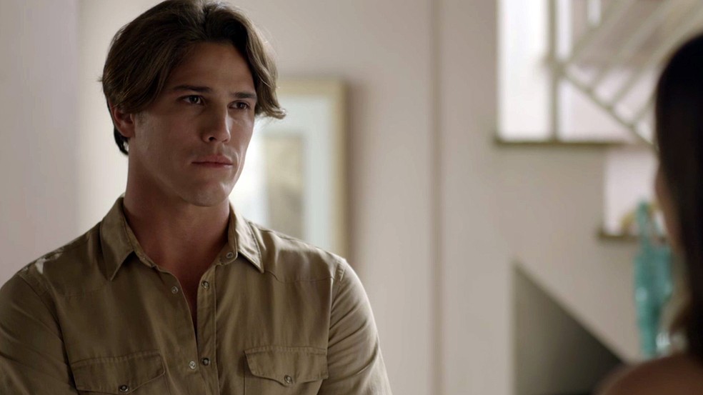 Lourenço esconde um segredo! (Foto: TV Globo)