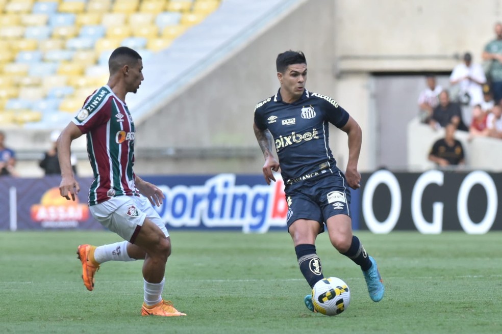 Fluminense x Santos: jogo teve placas de publicidade da Sport Promotion — Foto: Ivan Storti / Santos FC