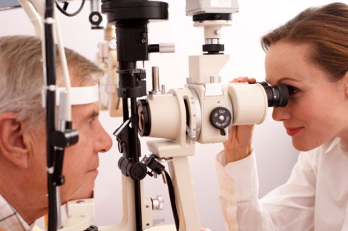 As consultas servem para revelar se a pessoa tem alguma doença nos olhos