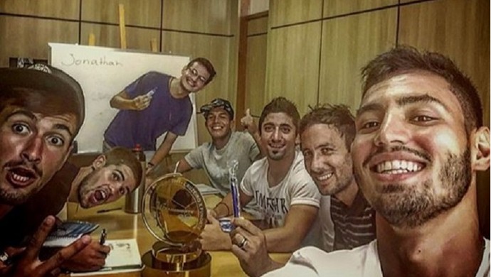 Gringos do Cruzeiro iniciam aulas  de português na Toca da Raposa