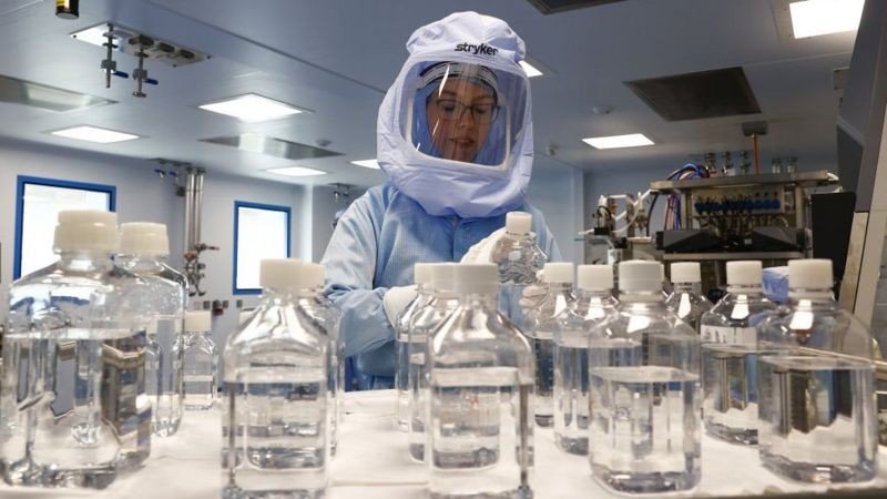 BBC Pfizer e Moderna estão produzindo doses cada vez mais rápido (Foto: Getty Images via BBC)