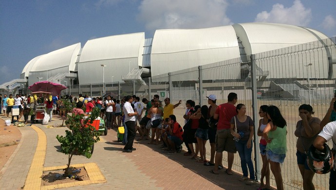 Fila Ingressos Arena das Dunas América-RN Flamengo (Foto: Jocaff Souza/GloboEsporte.com)