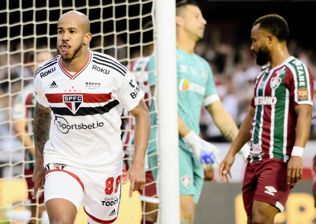 Patrick comemora o gol em São Paulo x Fluminense — Foto: Marcos Ribolli