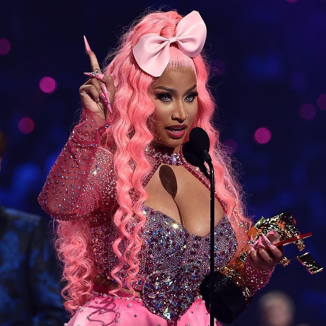 Vma 2022 Nicki Minaj Se Apresenta Com Look Barbiecore Vogue Música 9768