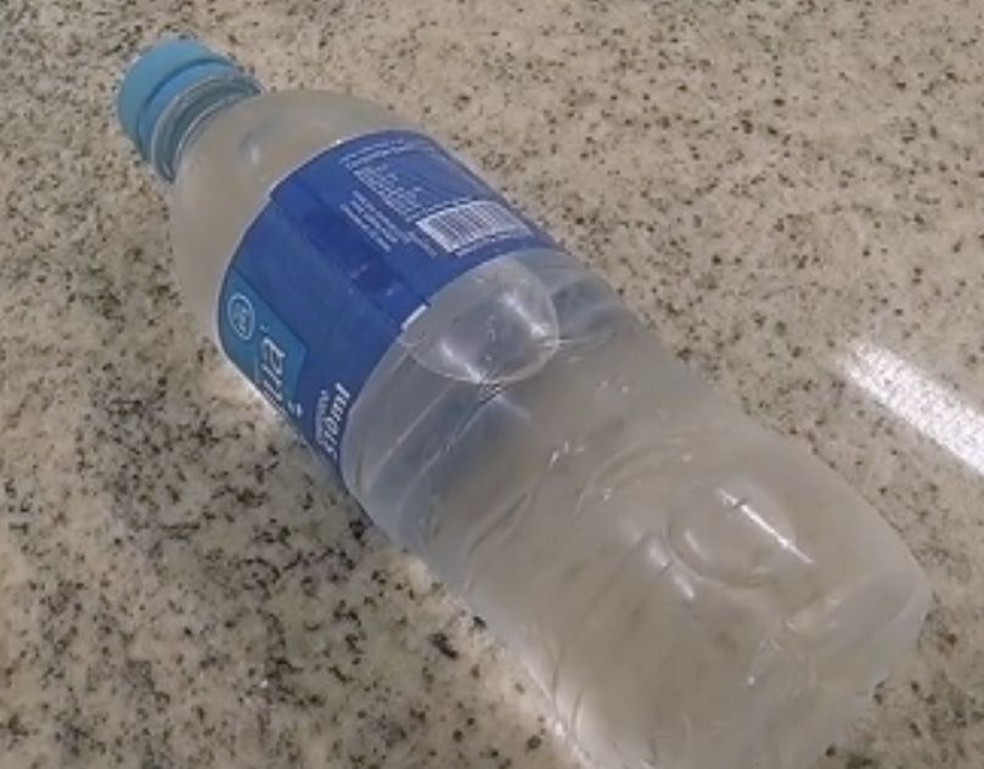 Garrafa de Ã¡gua mineral (Foto: ReproduÃ§Ã£o / TV TEM)