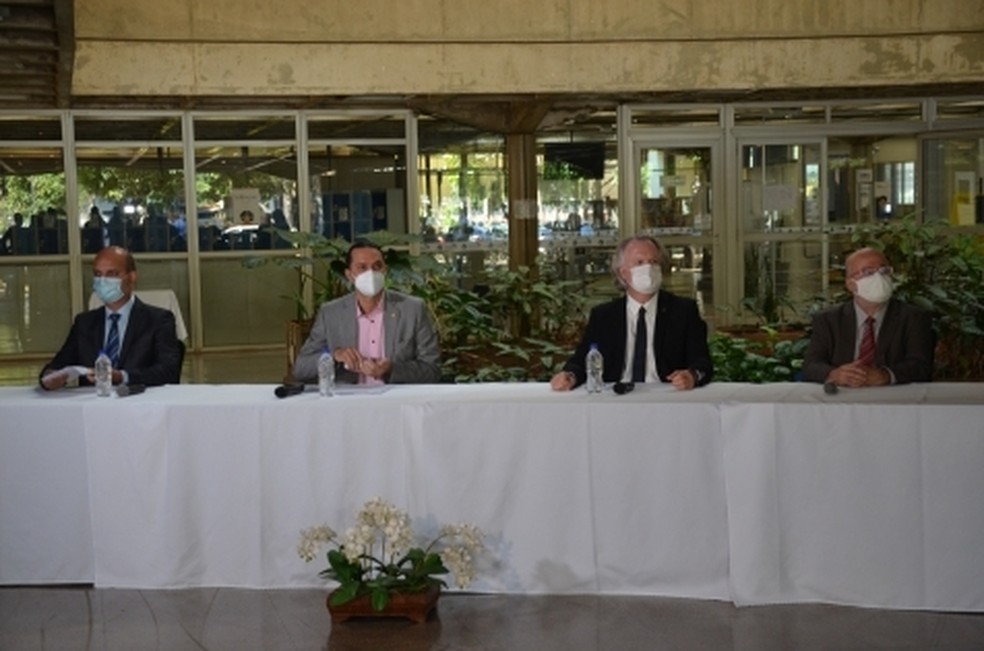 Evento de inauguração teve presença de diversas figuras da universidade e do governo — Foto: Universidade Federal de Uberlândia/Divulgação