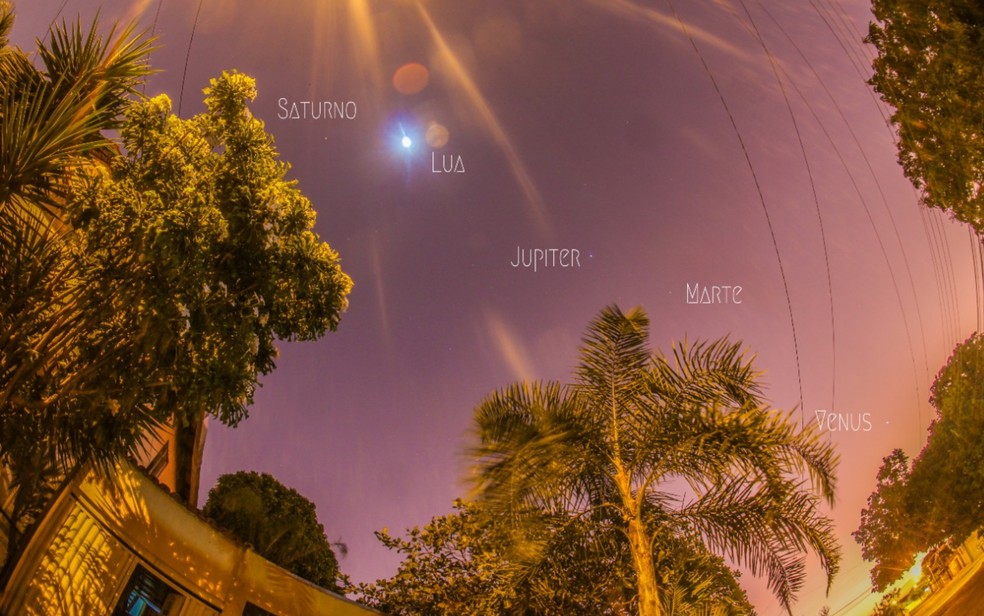 Astrônomo registra alinhamento de 4 planetas e da Lua no céu de Goiânia, Goiás, em junho de 2022. — Foto: Arquivo Pessoal Clayton Gubio
