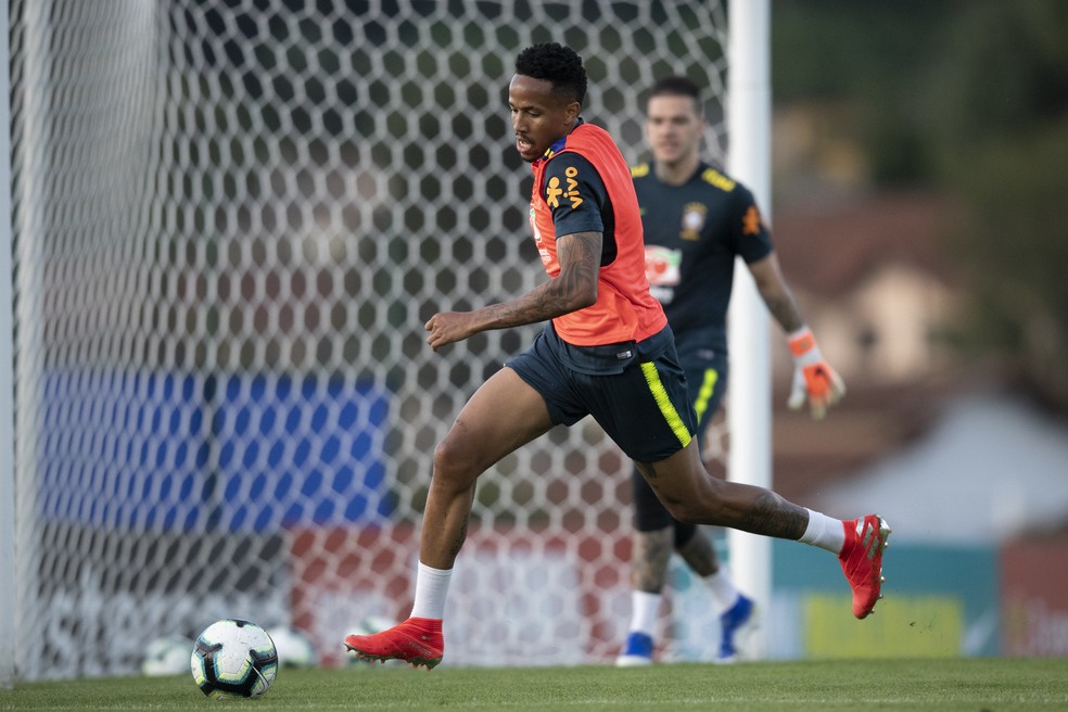 Militão durante treino da seleção brasileira, na Granja Comary — Foto: Lucas Figueiredo/CBF