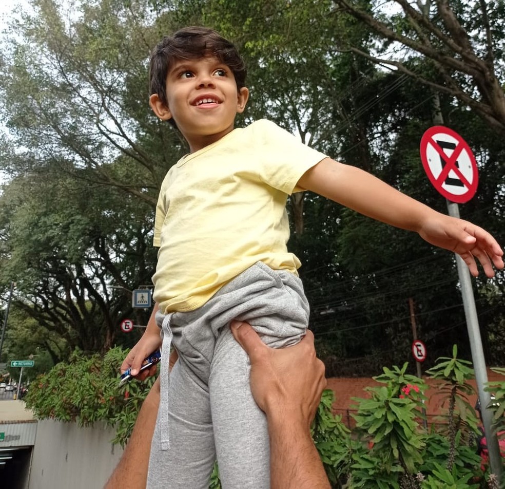 Menino Gabriel recebu alta em SP,  após contrair hepatite em Uberlândia. — Foto: Arquivo pessoal