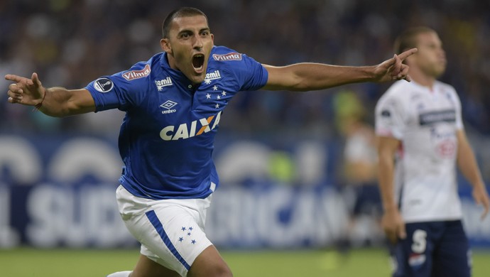 Vitória em estreia ressalta qualidades não testadas do Cruzeiro em 2017