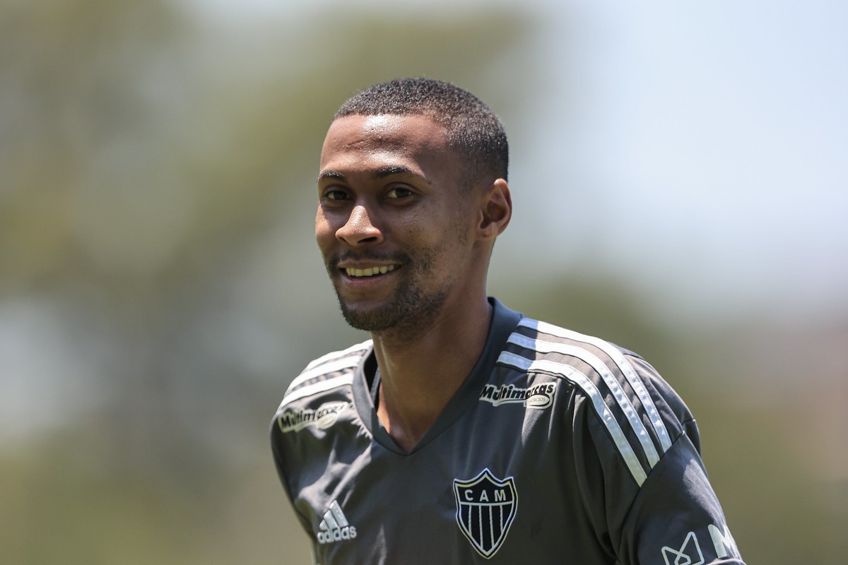 Bahia abre negociação e estabelece Ademir, do Atlético-MG, como prioridade