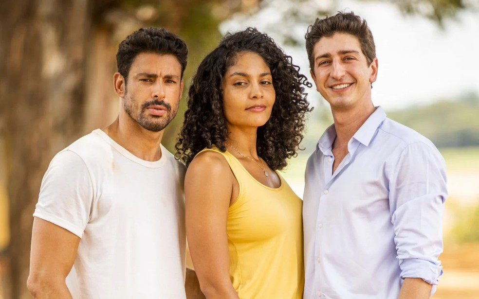 Triângulo amoroso de 'Terra e Paixão' é formado pelos atores Cauã Reymond, Bárbara Reis e Johnny Massaro — Foto: João Miguel Junior/TV Globo