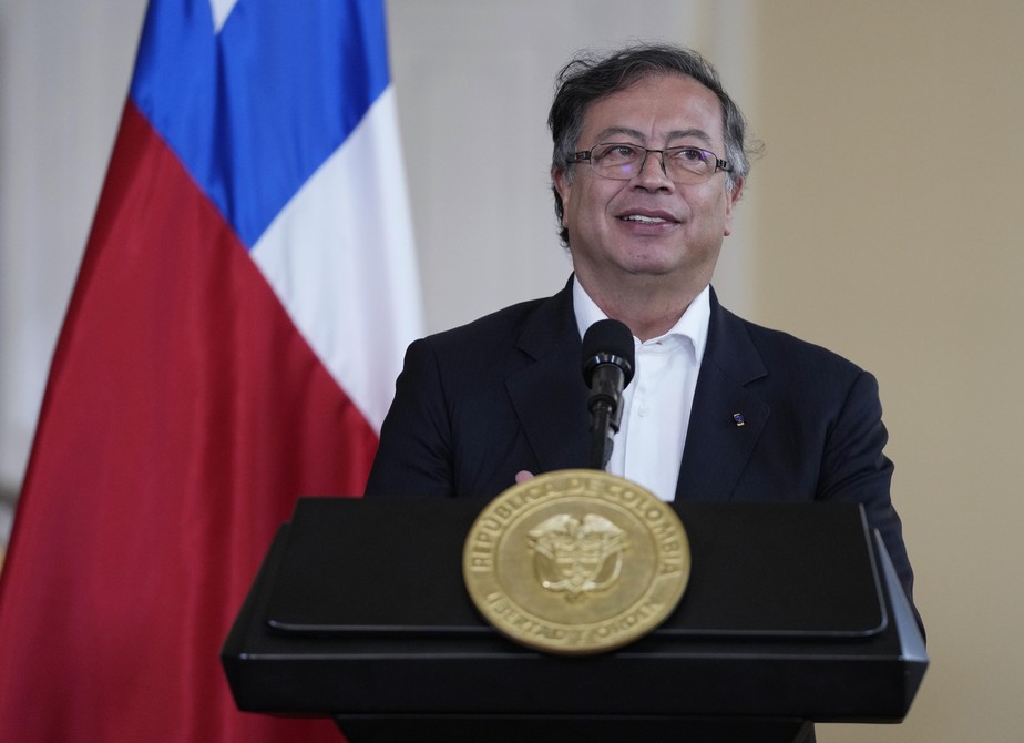 Petro, primeiro presidente de esquerda da Colômbia, tomou posse em agosto e agora enfrenta opositores