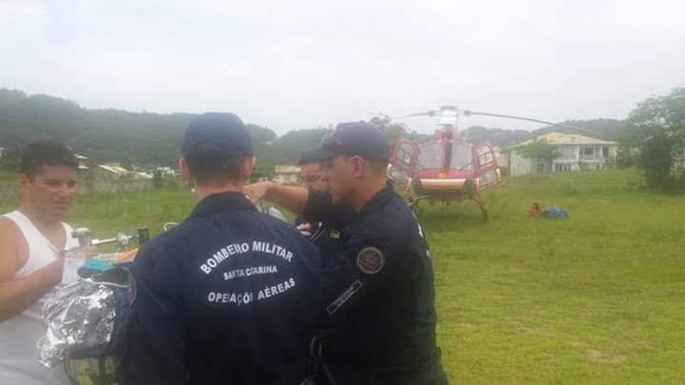Pietra foi levada ao Hospital Infantil Joana de Gusmão por meio do helicóptero Arcanjo — Foto: Arquivo pessoal/Divulgação