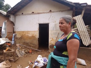 G1 - Moradores de Pai Pedro, Minas Gerais, pedem por água doce - notícias  em Grande Minas