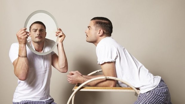 Algumas pessoas podem ser mais narcisistas do que outras (Foto: Getty Images via BBC)