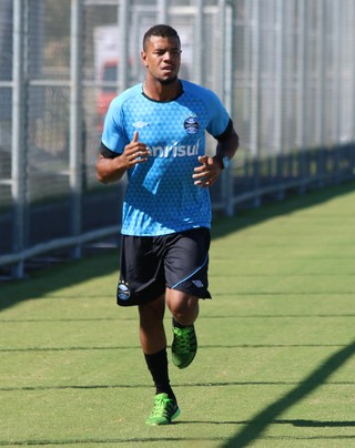 Novo lateral de Felipão deixou Inter e tem lições do pai que jogou no Grêmio