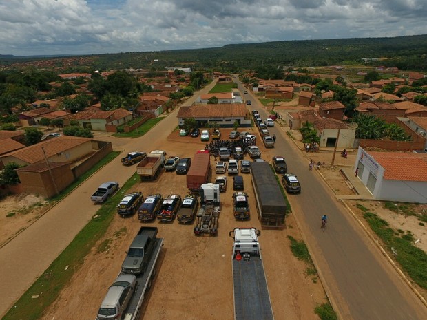 Veículos apreendidos durante operação no Sul do Piauí (Foto: Divulgação/Polícia Militar)