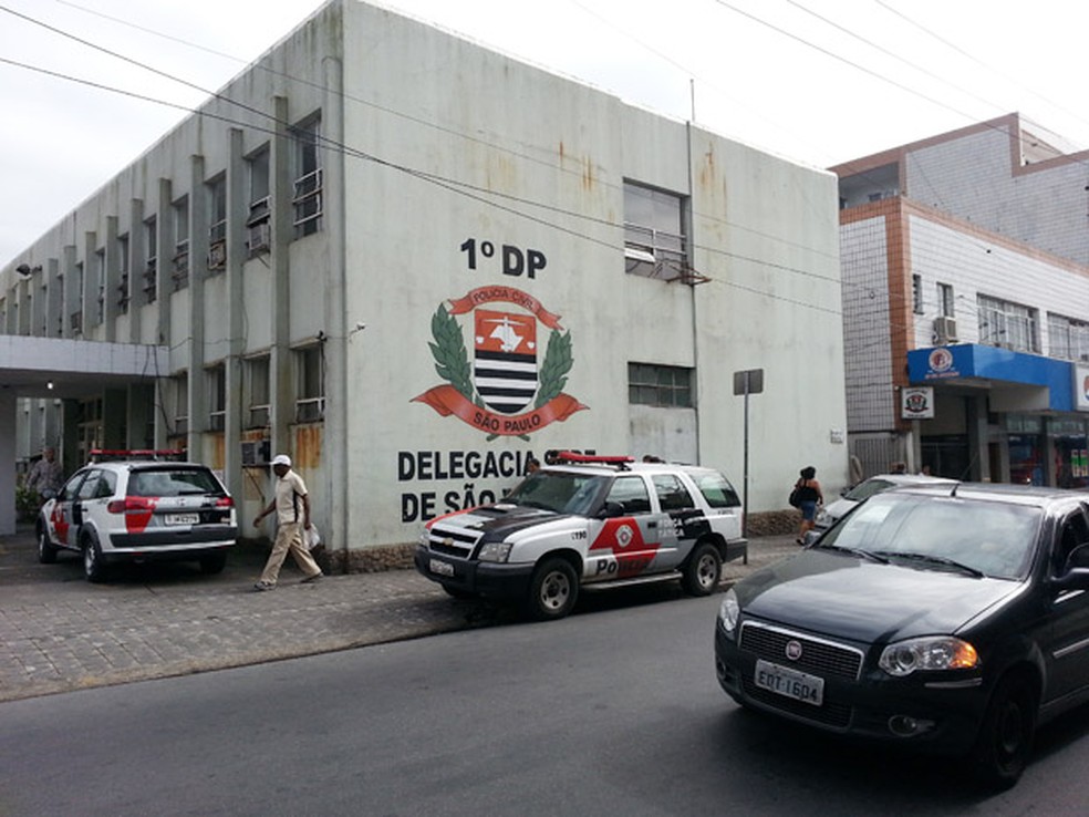 Caso é investigado pela equipe do 1º DP de São Vicente, SP — Foto: Silvio Muniz /G1