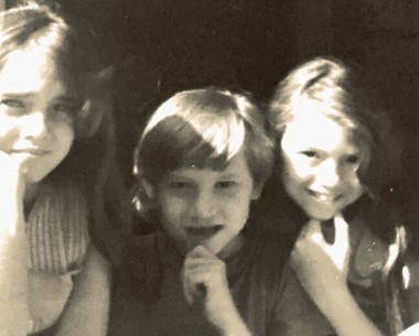 Elle, George e Iza amavam brincar de teatro na infância (Foto: Arquivo Pessoal)