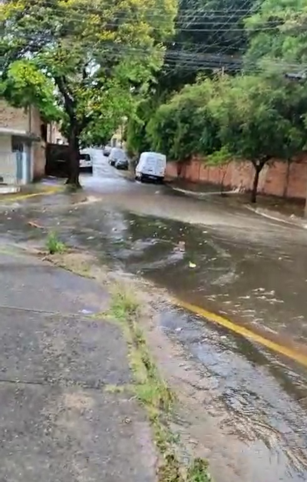 Acúmulo de água após chuva na Rua Piracicaba — Foto: Felipe Gema/Arquivo pessoal