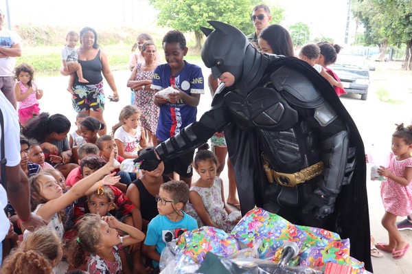 Policial se transforma em 'Batman' e visita crianças em hospitais e  orfanatos em Alagoas | Alagoas | G1